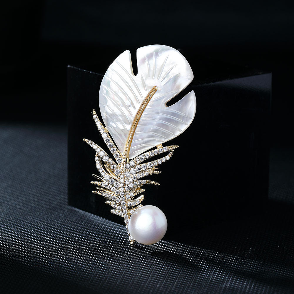 Luxury Seashell Natural Freshwater Pearl Brooch