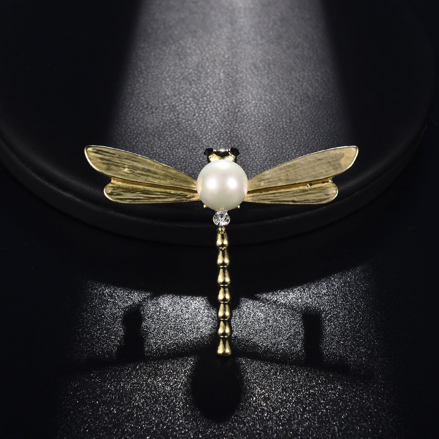 Insect golden pearl brooch