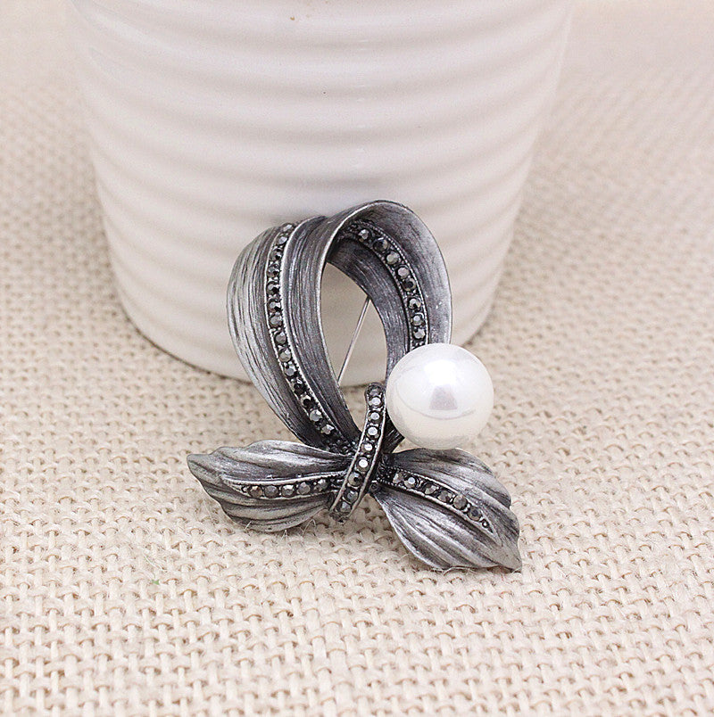 Rhinestone Pearl Bow Brooch
