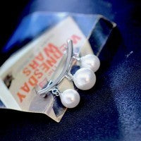 Simple Pearl Brooch Corsage