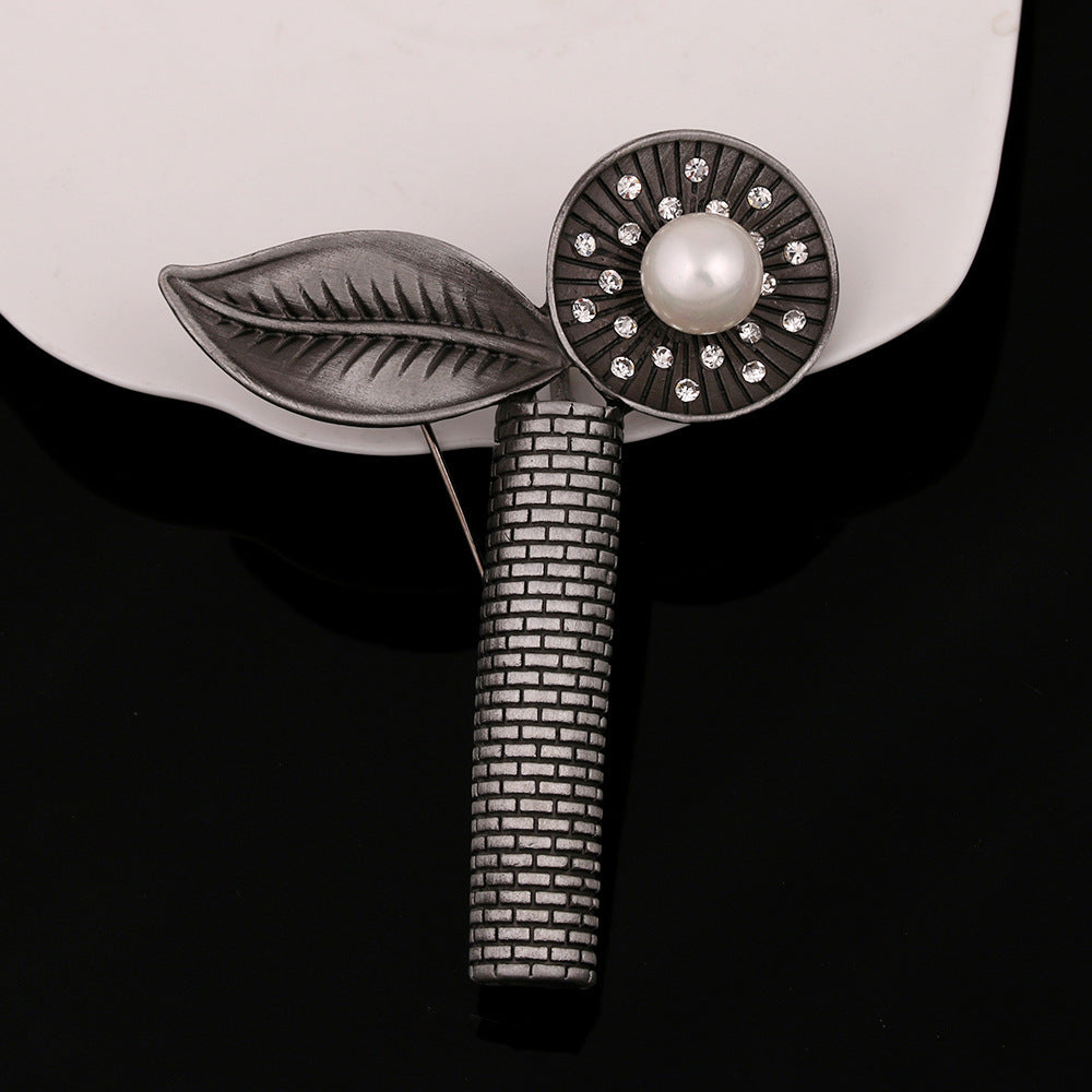 Men's Vintage Leaf Pearl Diamond Brooch