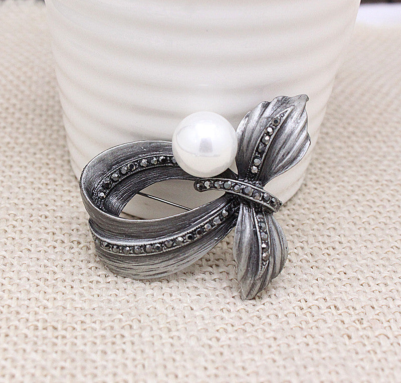 Rhinestone Pearl Bow Brooch