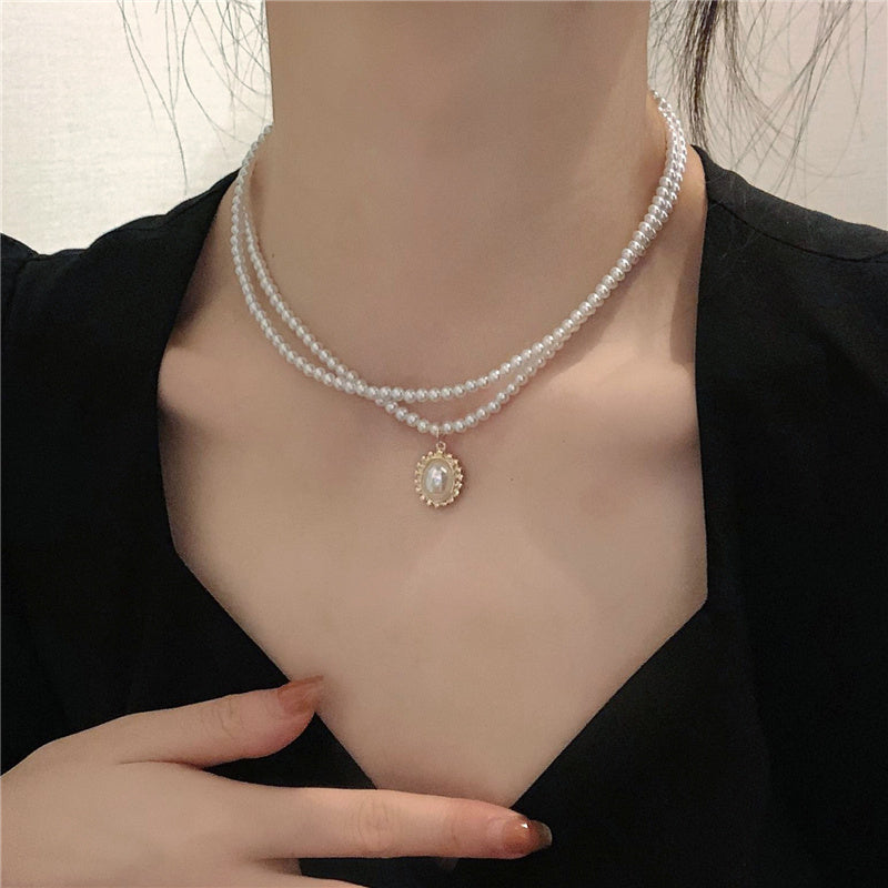 Double pearl necklace