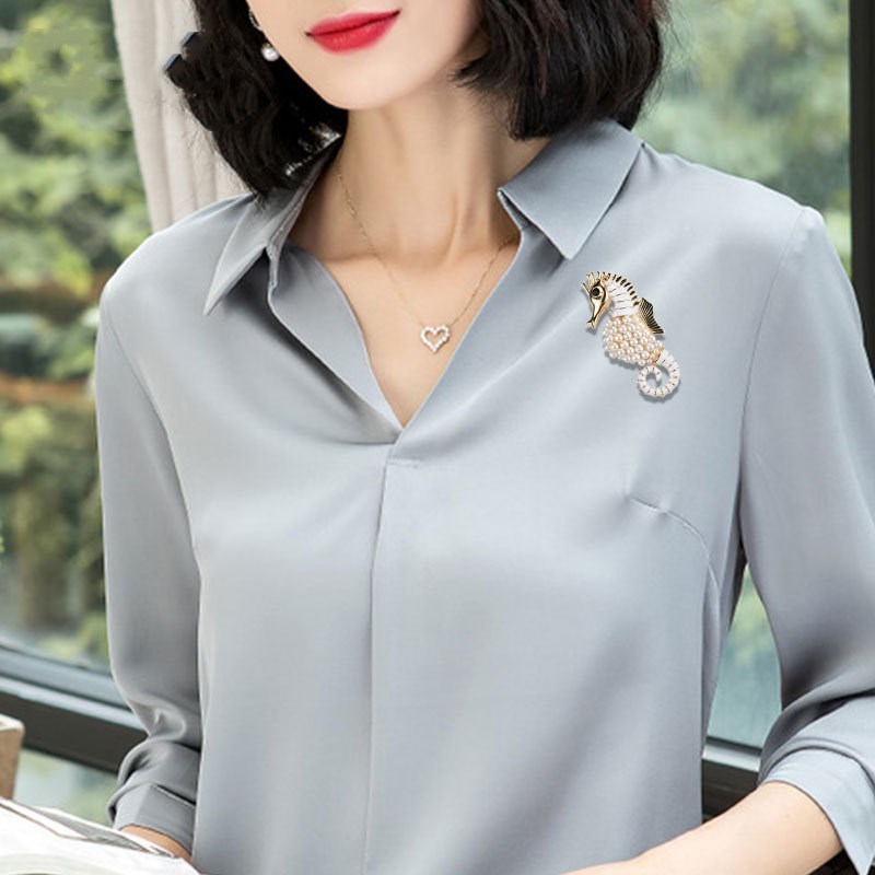 High-end pearl and diamond seahorse brooch