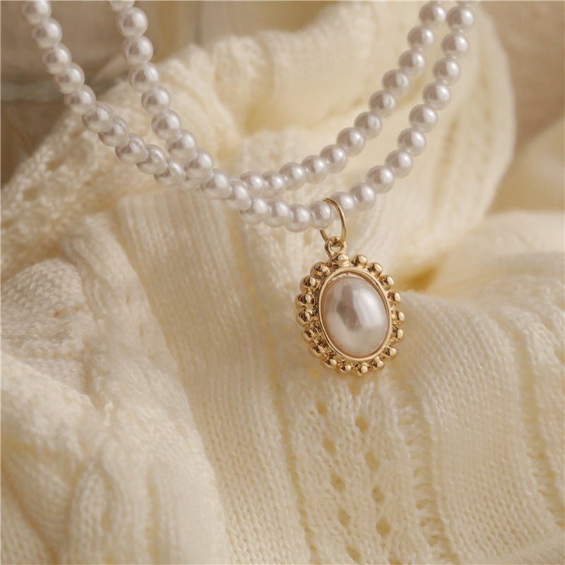 Double pearl necklace