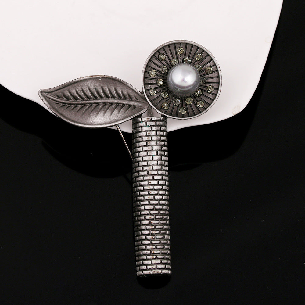 Men's Vintage Leaf Pearl Diamond Brooch