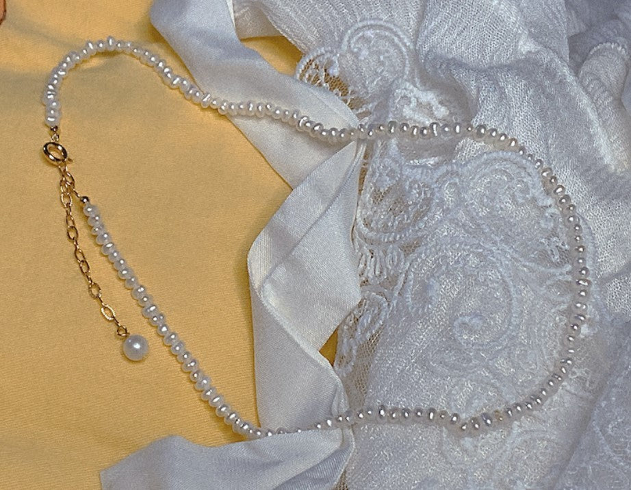 Women's Irregular Pearl Necklace