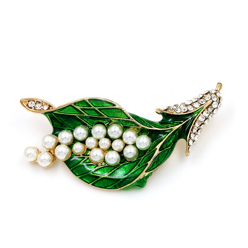 Women's Fashionable Simple Alloy Pearl Brooch
