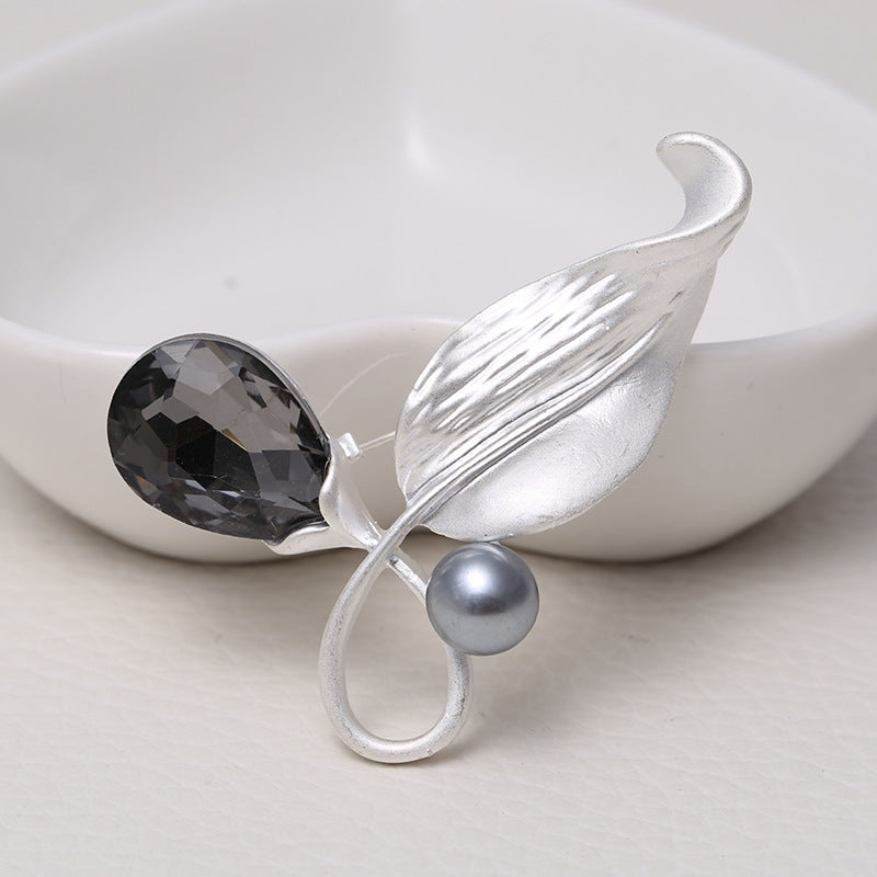 Leaves Matte Plating Pearl Brooch