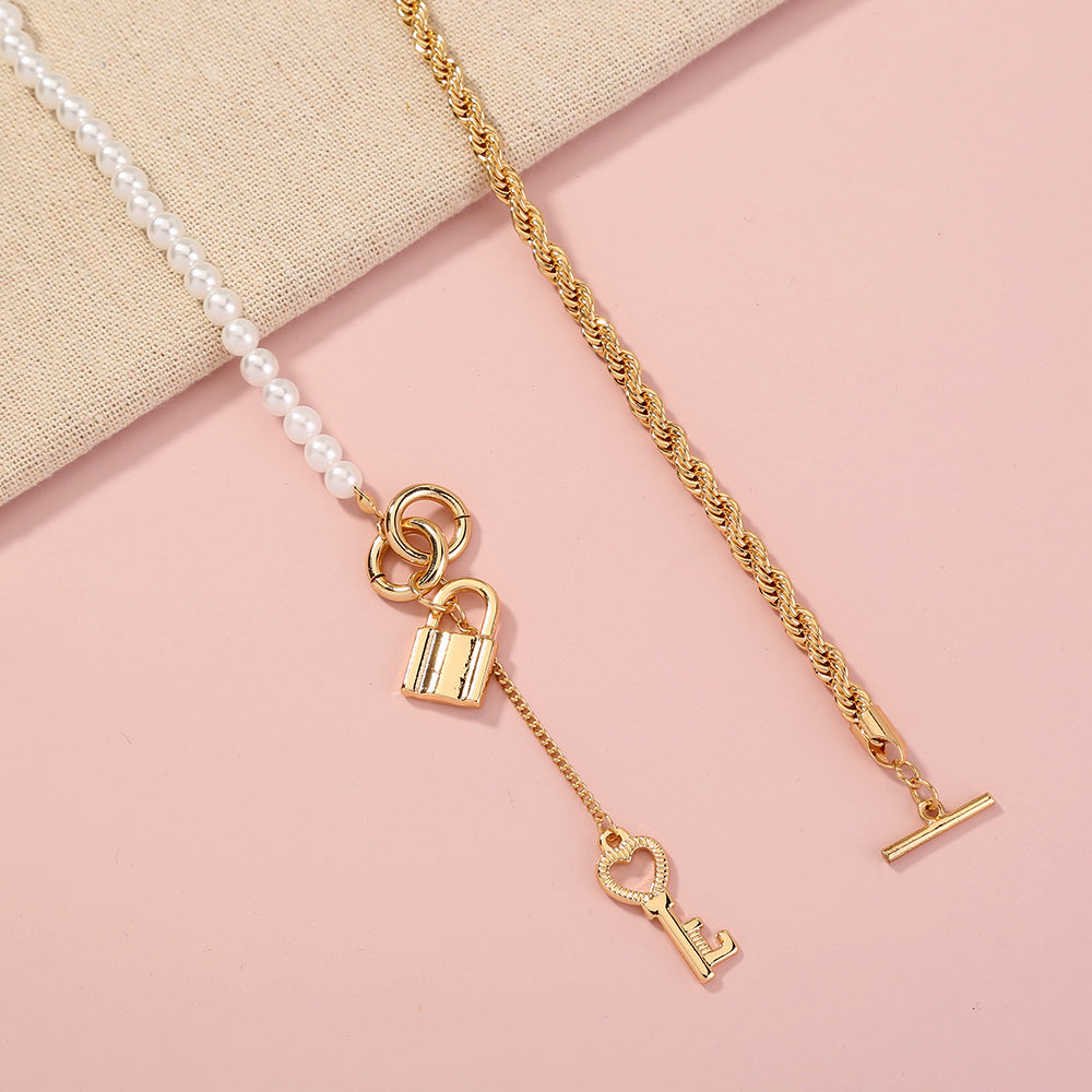 European and American cross-border jewelry pearl stitching twist chain design OT buckle necklace fashion trend lock key clavicle chain