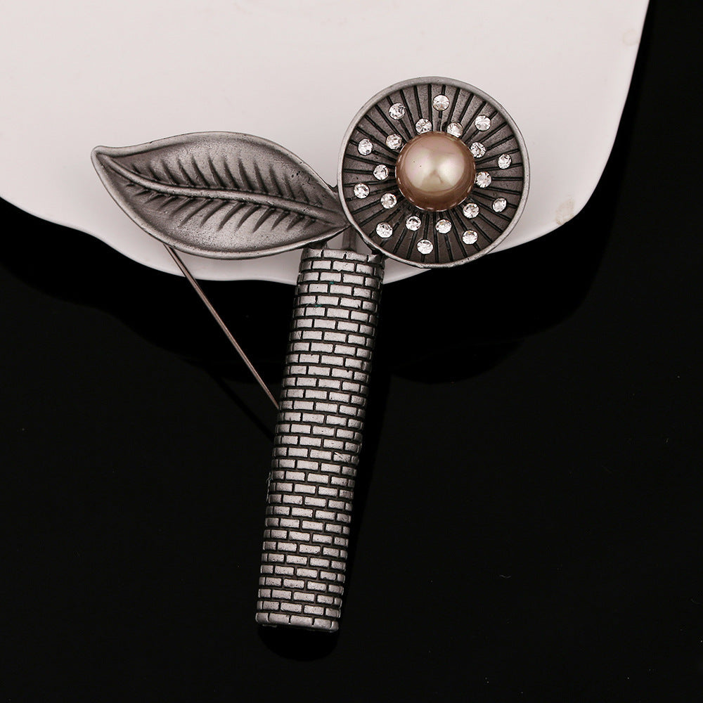 Men's Vintage Leaf Pearl Diamond Brooch